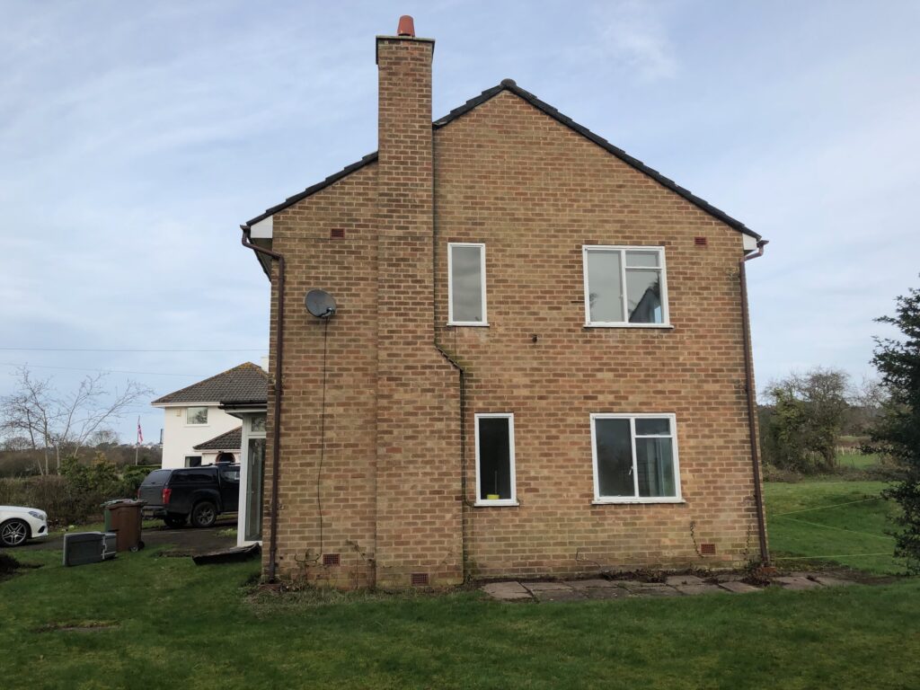 cottage drive before side